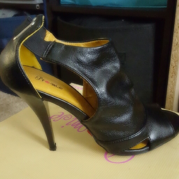 Sexy black heels