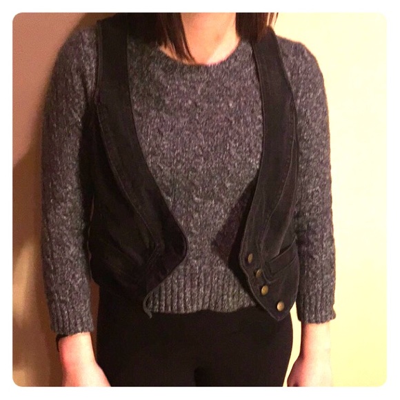 Black vest! Size 3.