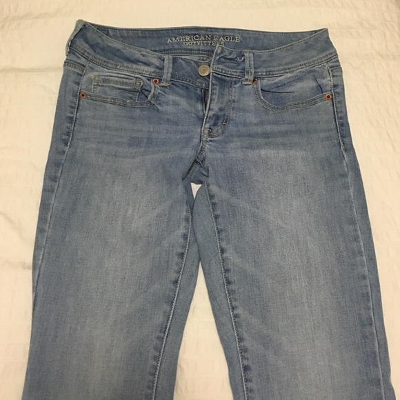 American Eagle light denim