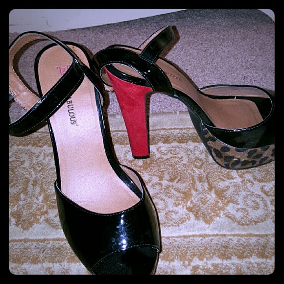 Black pump sandals with red and cheetah details