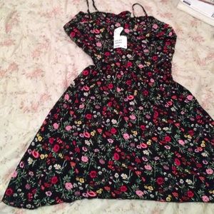 Brand new H&M floral dress!!