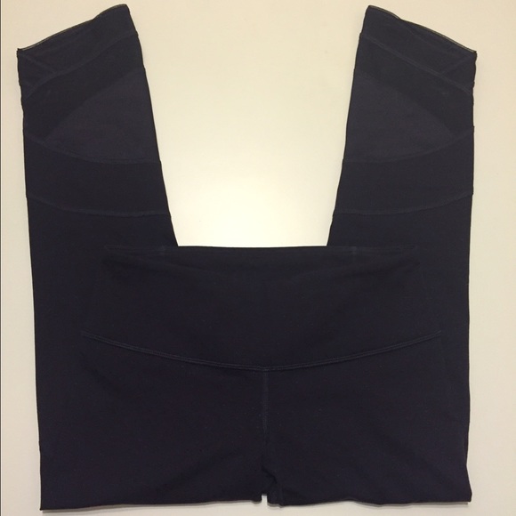 Lululemon Emerge Renewed Crop