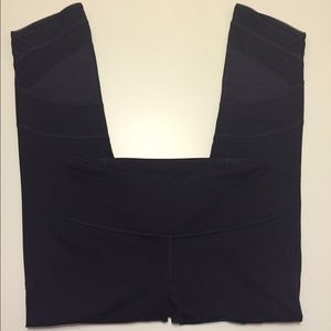 Lululemon Emerge Renewed Crop