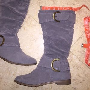 Great condition. Worn a few times.