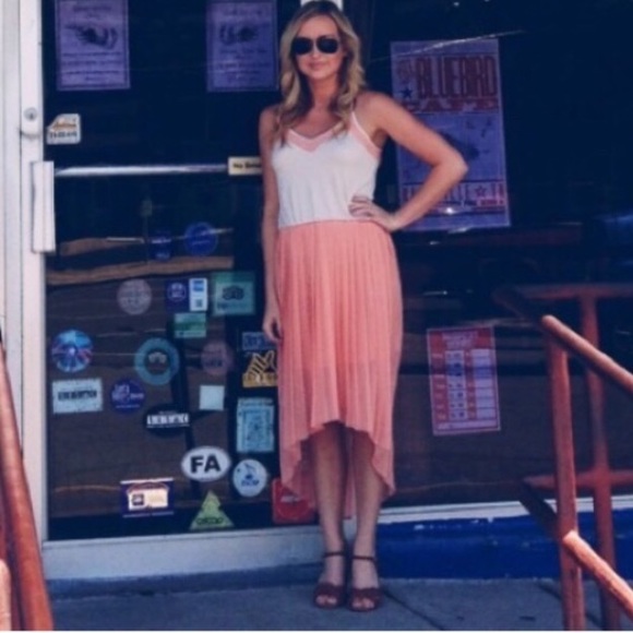 Leo Meets Virgo high low midi dress sharkbite hem - Picture 4 of 4