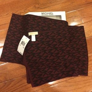 NWT Michael Kors MK repeat logo scarf