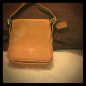 Vintage Coach saddlebag style shoulder bag/caramel