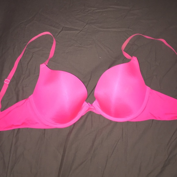 PINK vs Bra
