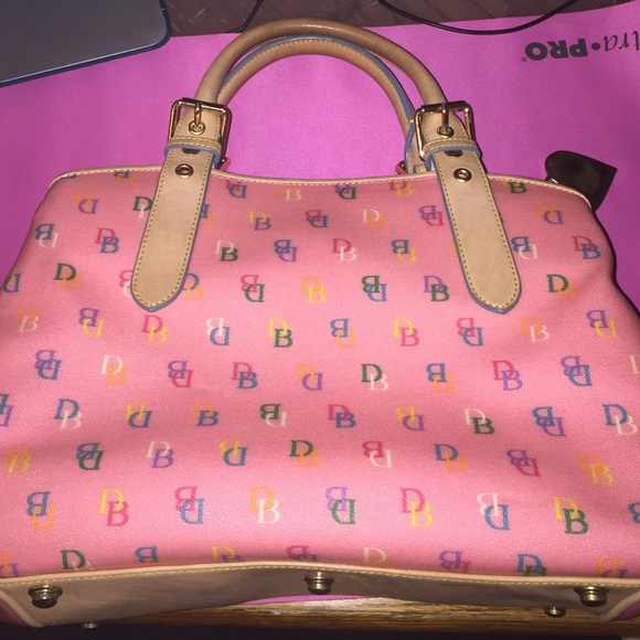 🔴SOLD🔴 Dooney & Bourke Large Pink IT Bag. 100%