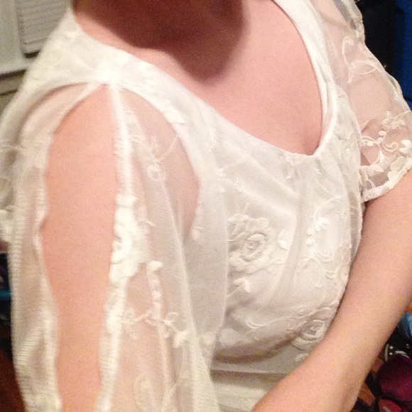 Beautiful top! - Picture 3 of 4