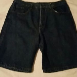 Shorts heavy stone washed.