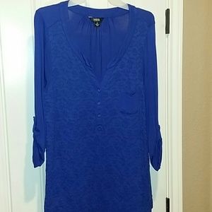 INTRO CASUAL bright blue top