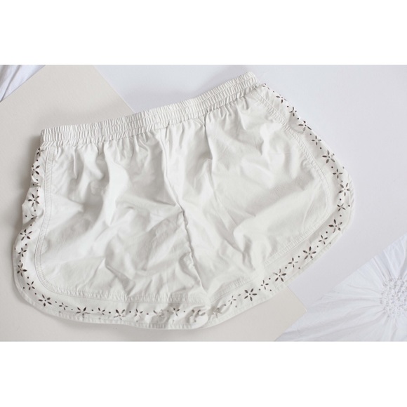 LF Vegan leather white shorts NWT - Picture 2 of 2