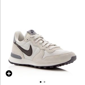 Nike Internationalist