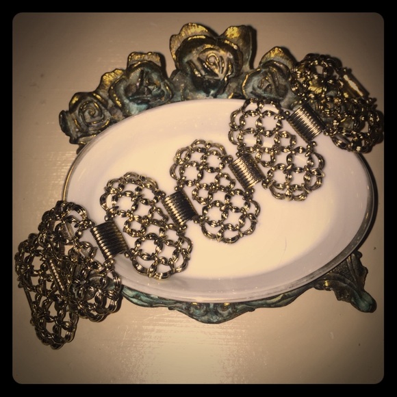 Vintage Woven Goldtone Link Clasp Bracelet - Picture 1 of 4