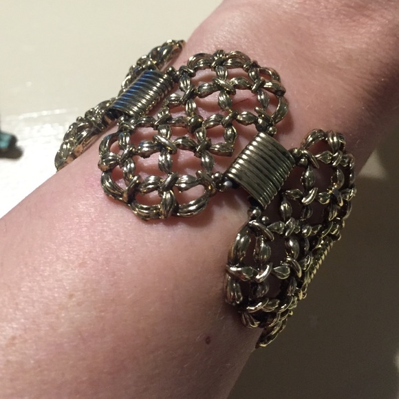 Vintage Woven Goldtone Link Clasp Bracelet - Picture 3 of 4