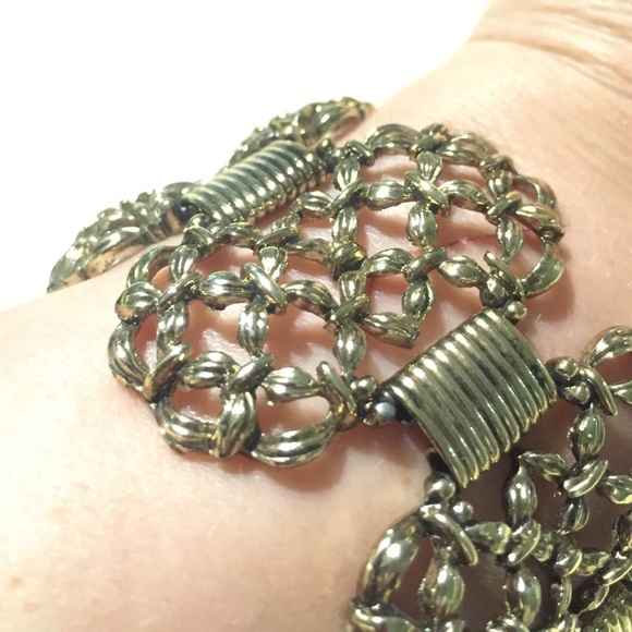 Vintage Woven Goldtone Link Clasp Bracelet - Picture 4 of 4