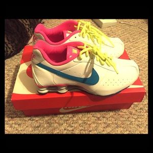 1 HOUR SALE! BRAND NEW NIKE SHOX