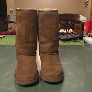 Girls UGG tan boots size 3 perfect condition!!