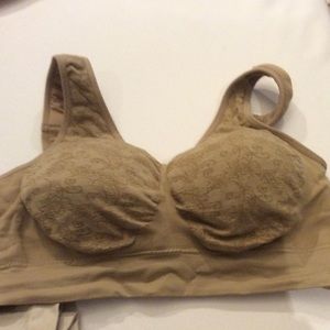 Genie bra 1X Jacquard like pattern.