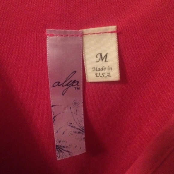 💖💖Shoulder Cut Out Hot Pink Shirt - Picture 3 of 4