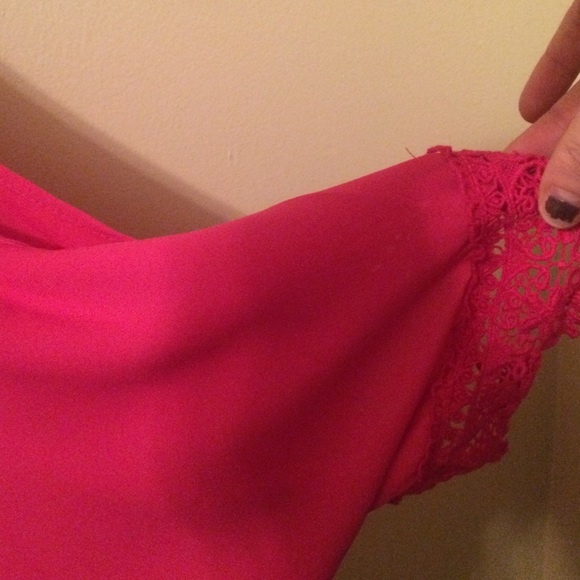 💖💖Shoulder Cut Out Hot Pink Shirt - Picture 4 of 4