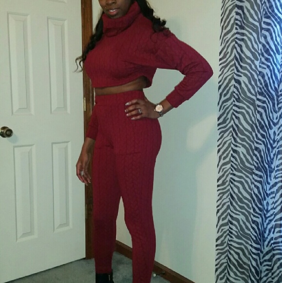 Wine crop top sweater set