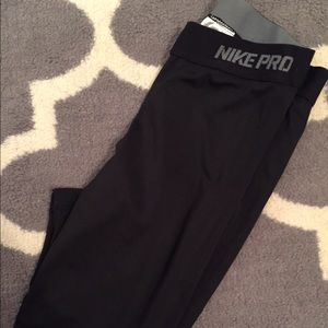 Nike Pro crops