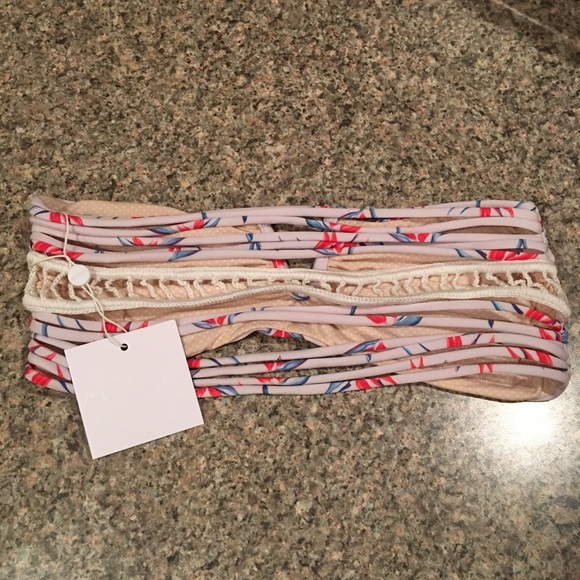 ⚡️SOLD⚡️Acacia Ohia in Bird of Paradise. - Picture 2 of 4