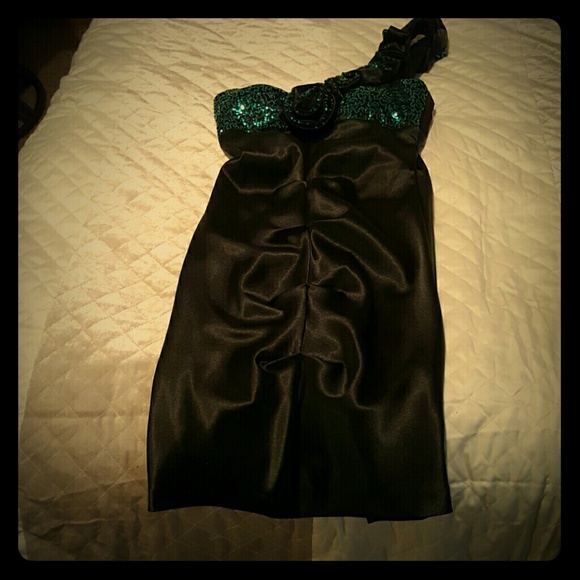 Turquoise and black dress!!
