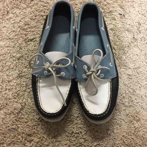 Sperry Top-Siders in blue and white