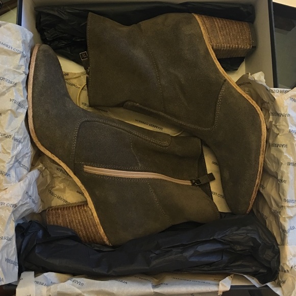 🎉SOLD on Tradesy NIB Alberto Fermani Suede Bootie - Picture 4 of 4