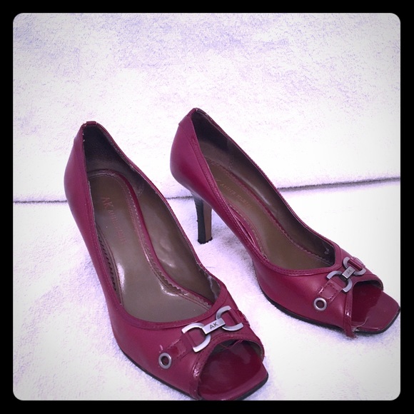 Anne Klein red shoes