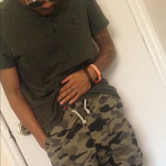 Outfit. >separating optional<
