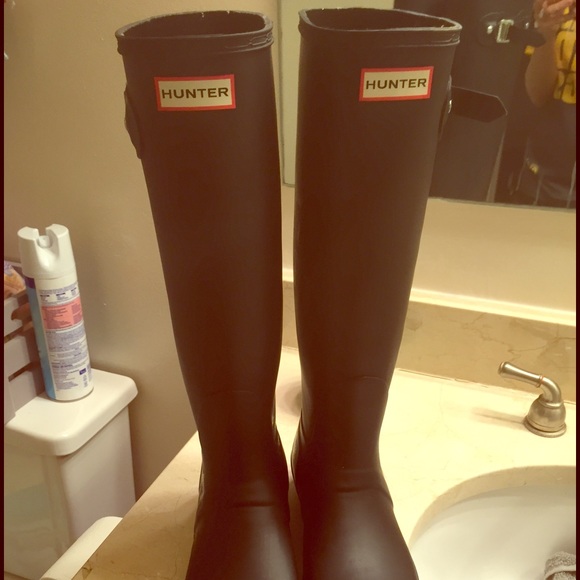 Black hunter boots size 8😎