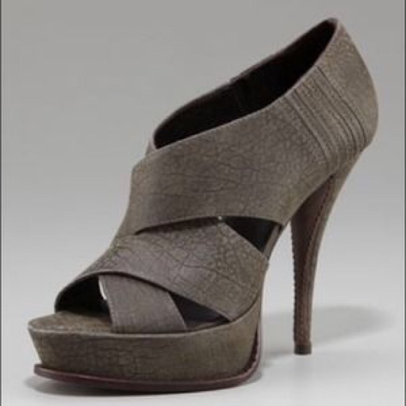 New MILA $400 Elizabeth and James Heels - Size 7