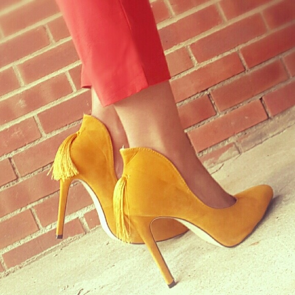 Mustard Tassel Pump