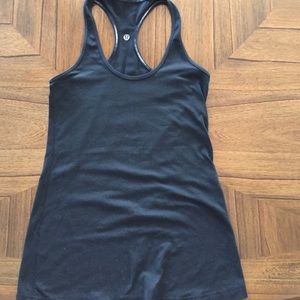 Lululemon Reversable CRB, size 6