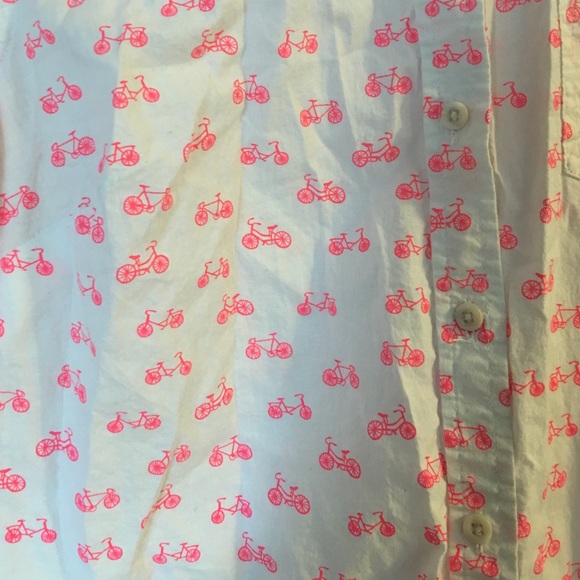 Button up shirt - Picture 2 of 4