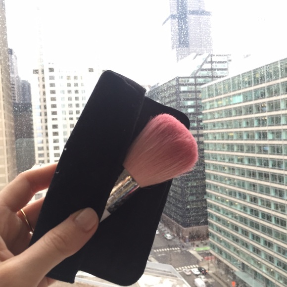Guerlain Metorite Brush