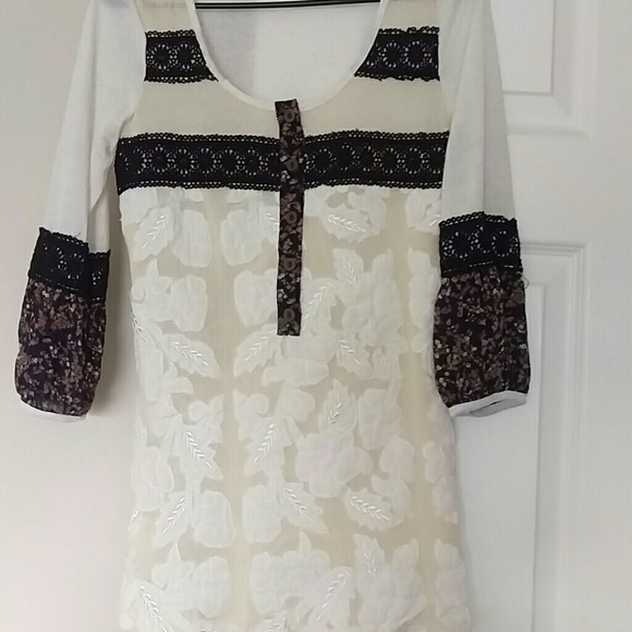 CUTE BUCKLE TOP