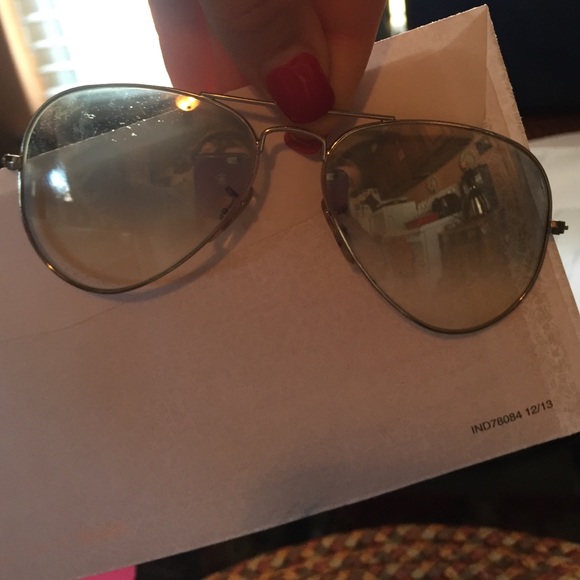 Mirrored rayban aviators