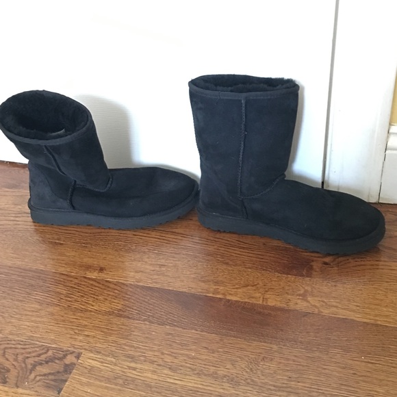 Black uggs - Picture 3 of 4