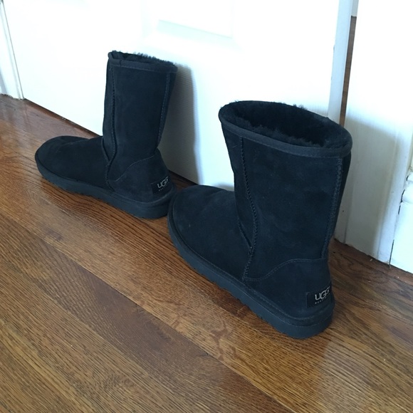 Black uggs - Picture 4 of 4