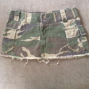 Abercrombie camo skirt 4