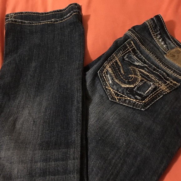 Distressed Silver jeans Size 29/32 slim boot