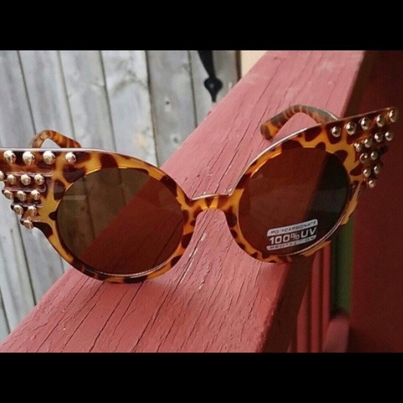 NWOT Cat Eye Tortoise Shell Sunglasses - Picture 3 of 4