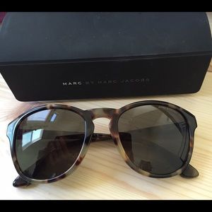 FINAL SALE! Marc Jacobs tortoise sunglasses