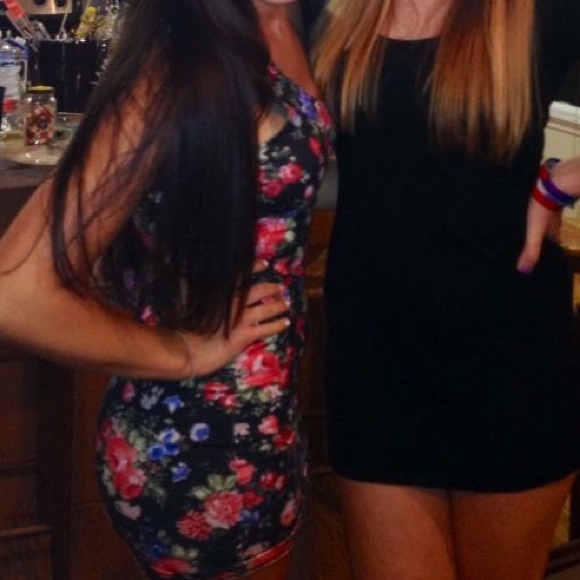 One shoulder Body con Floral dress - Picture 3 of 3