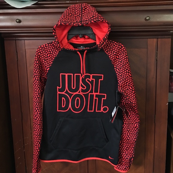Women's Nike therma fit sweatshirt
